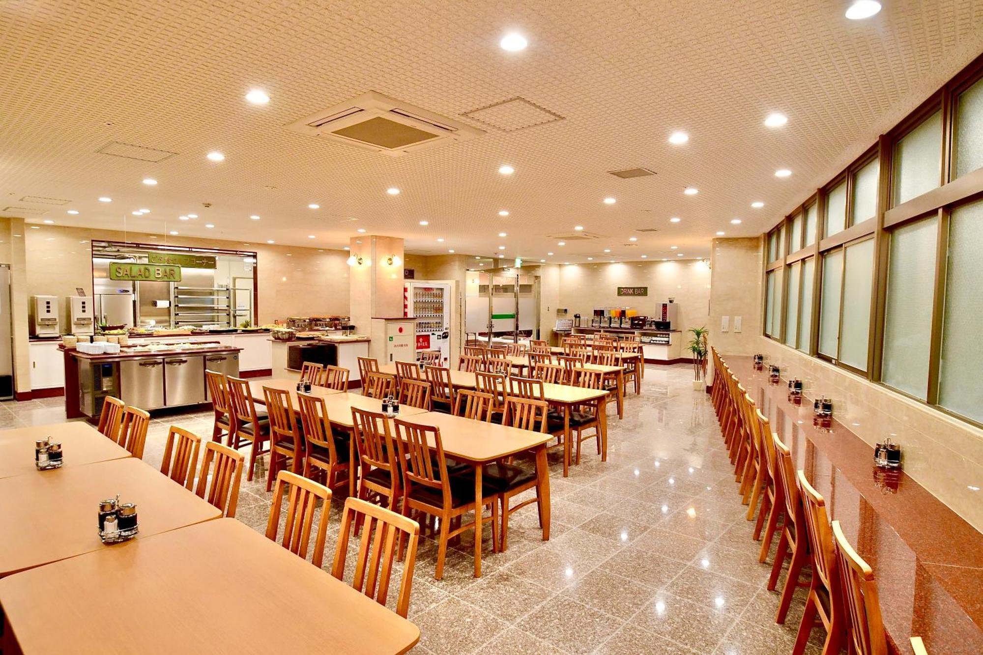 Himeji Ekimae Universal Hotel Minamiguchi Buitenkant foto