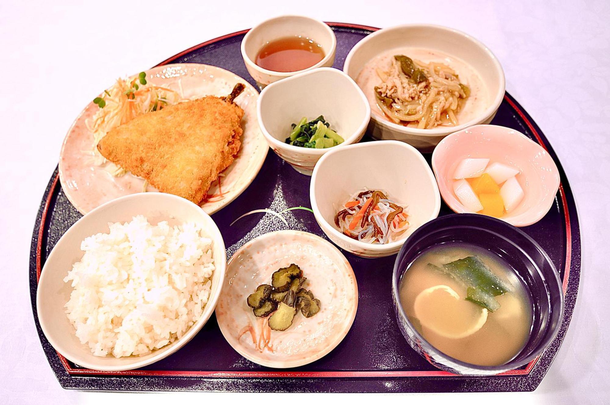 Himeji Ekimae Universal Hotel Minamiguchi Buitenkant foto
