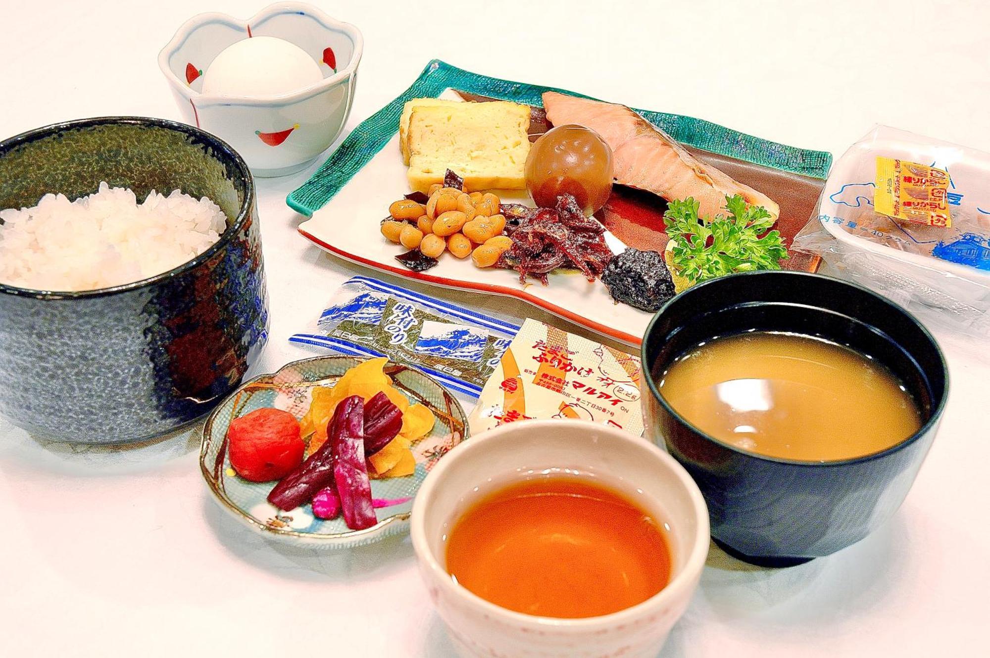 Himeji Ekimae Universal Hotel Minamiguchi Buitenkant foto
