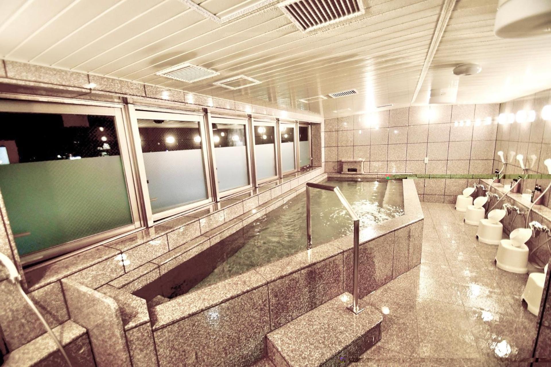 Himeji Ekimae Universal Hotel Minamiguchi Buitenkant foto